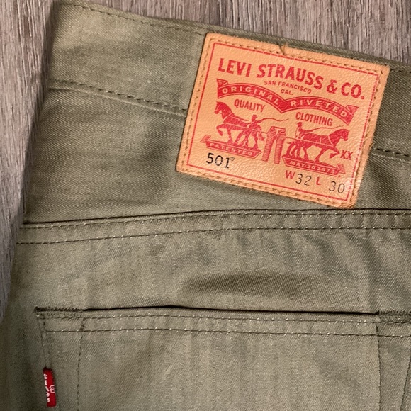 Levi Strauss - Picture 3 of 5